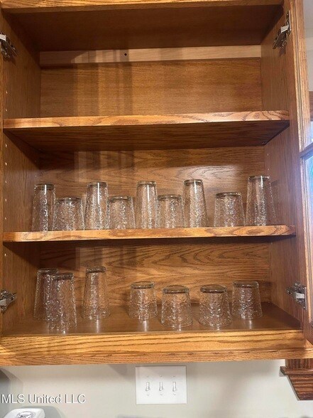 Building Photo - 10325 Clearwater Rd