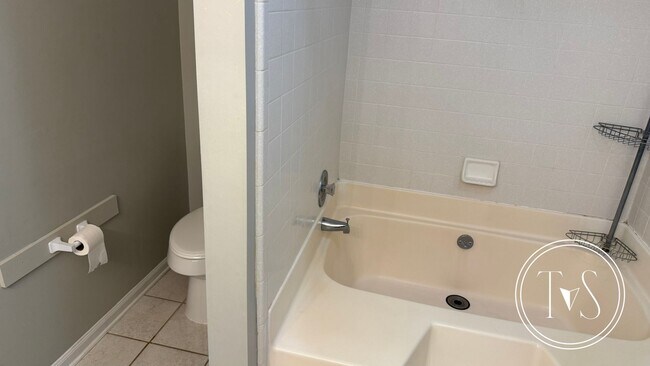 Building Photo - RATE DROP ALERT! (was $1800/month)