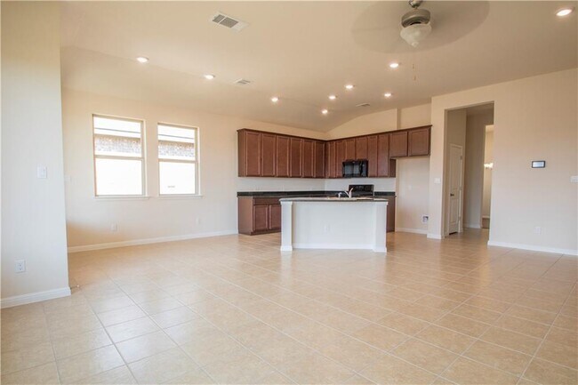 Building Photo - 1609 Desmond St