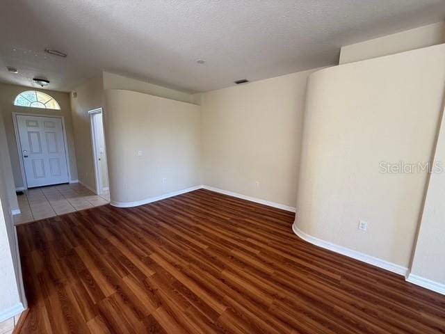 Building Photo - 1823 Scarlett Ave