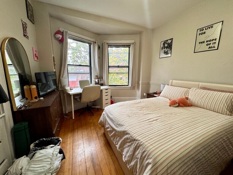 Building Photo - 614 Columbus Ave