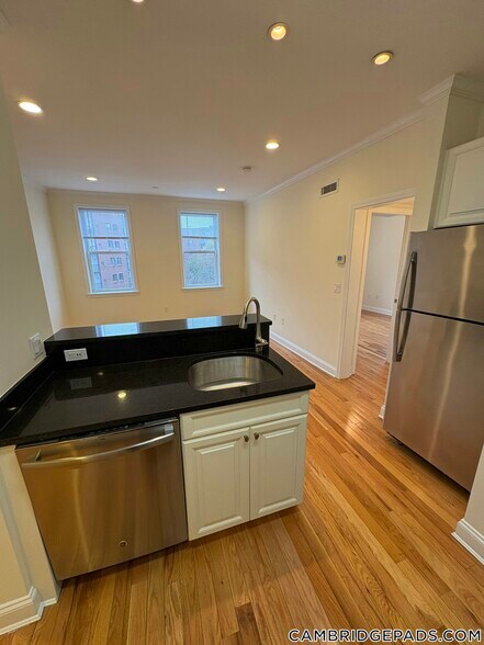 Building Photo - 3 Chauncy St