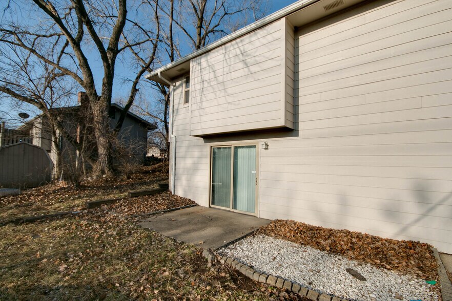 Building Photo - 811 Dondee Dr