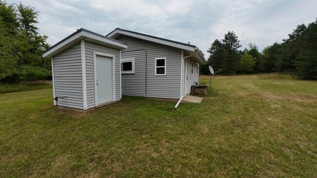 Building Photo - 4540 Lake Pleasant Rd S
