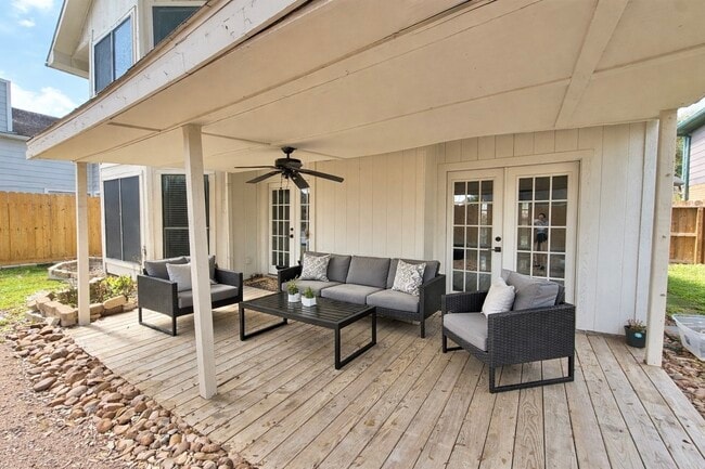 Building Photo - 7015 Puerta Vista Ln