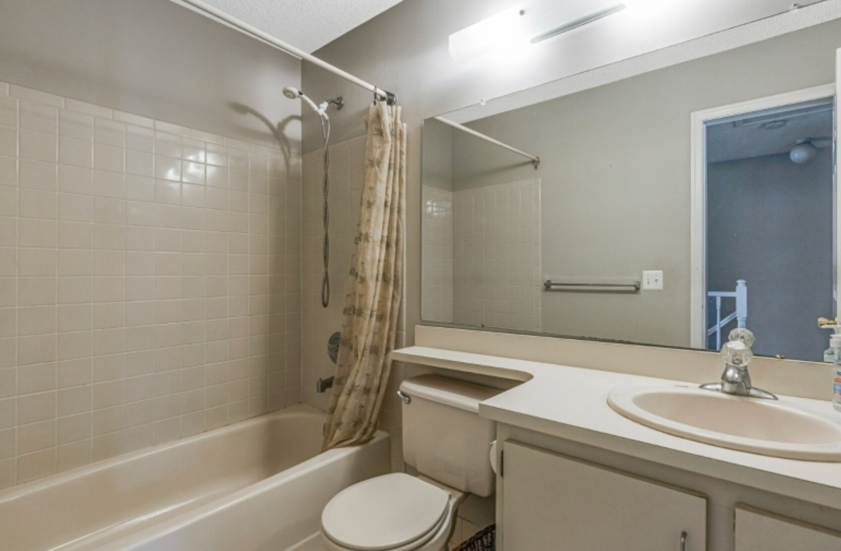 Building Photo - 1407 Doolittle Dr