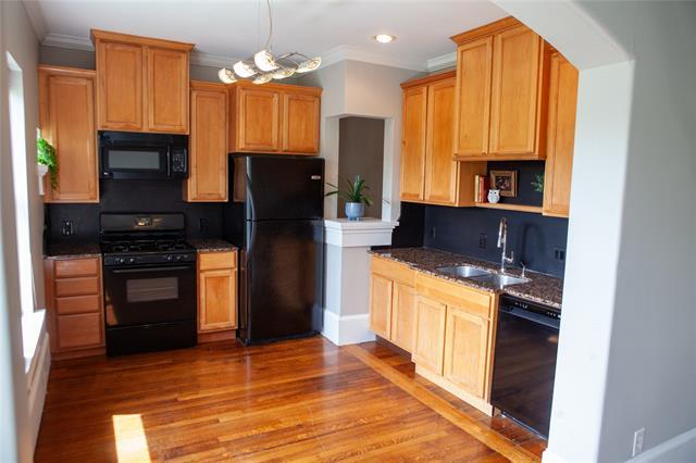 Building Photo - 5347 Lewis St