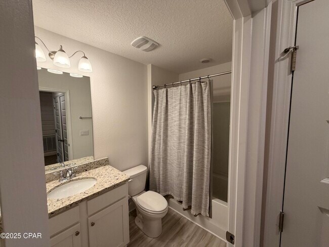 Building Photo - 544 Melrose Wy