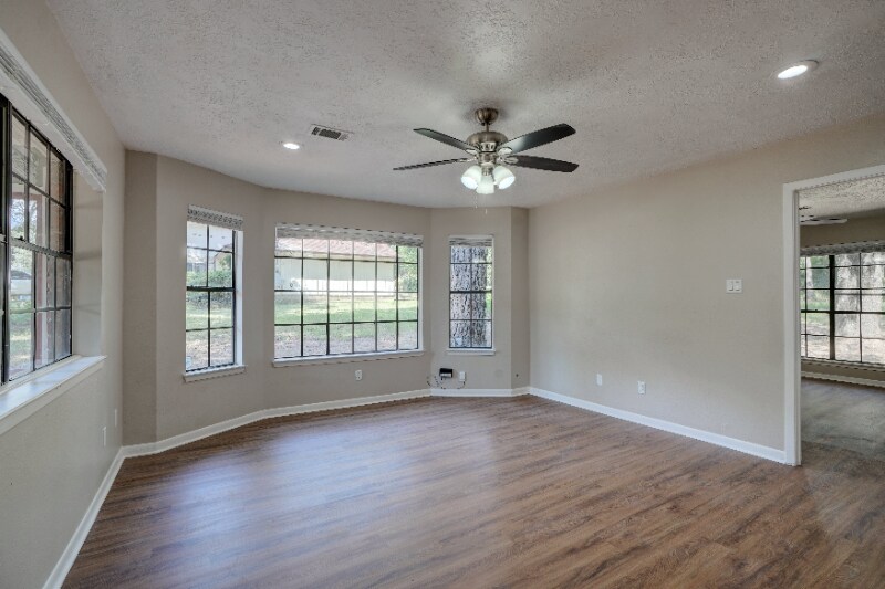 Building Photo - 4811 Holly Ln S
