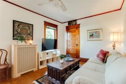 Building Photo - 980 6th St E