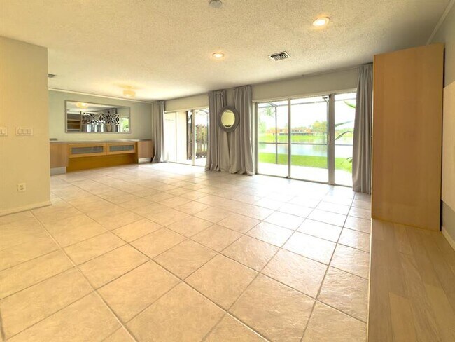 Building Photo - 1705 SW 110th Terrace
