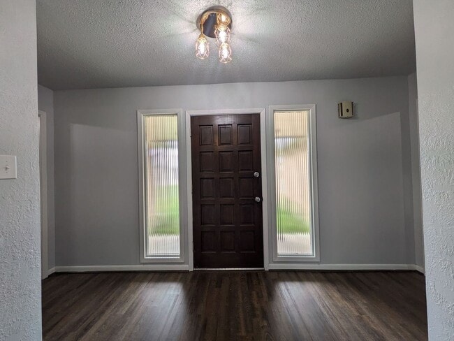 Building Photo - 3157 Merriman. Port Neches, TX 77651