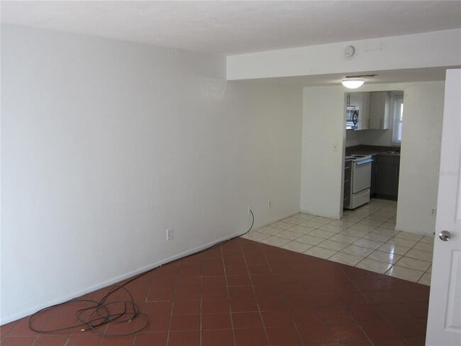 Building Photo - 6417 SW 9th Ave