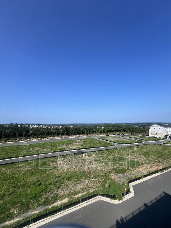 Building Photo - 42710 Darala Dr