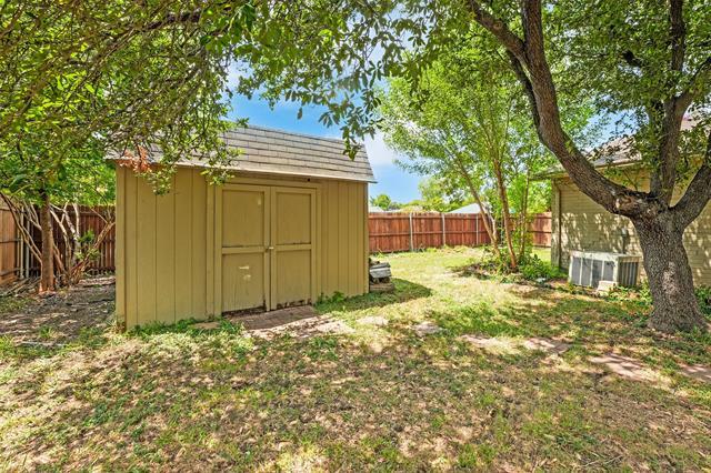 Building Photo - 710 W Embercrest Dr
