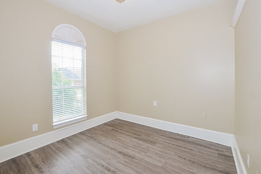 Building Photo - 2722 Nelle Ln