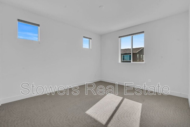 Building Photo - 176 Raven Cir