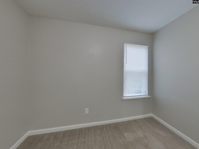 Building Photo - 212 Stockland Rd