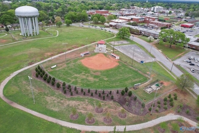 Building Photo - 603 Prospect Dr SE