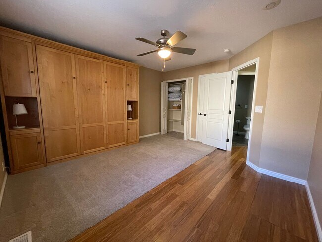 Building Photo - Beautiful 2 bed 2 bath home in the Woodbri...