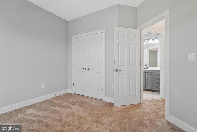 Building Photo - 947 Rye Dr