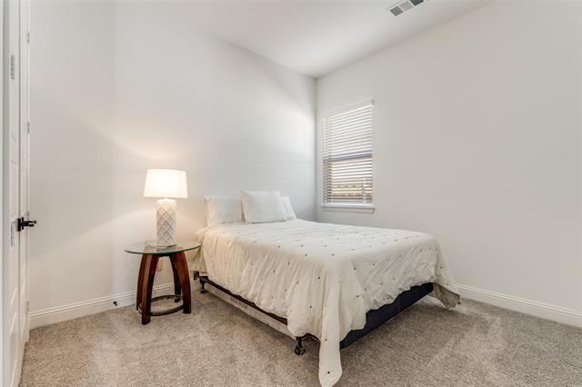 Building Photo - 8221 Legacy Oak Dr