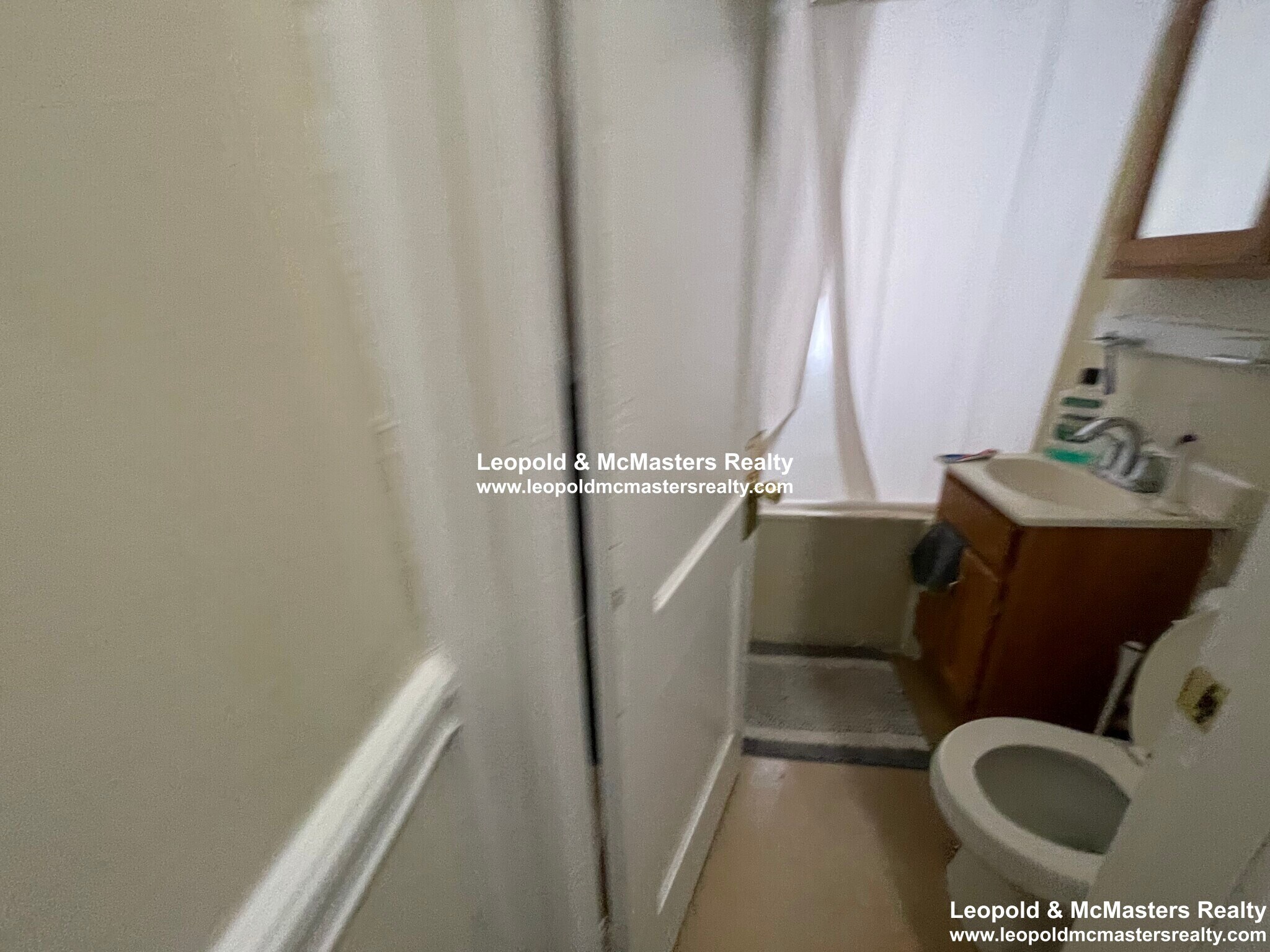 Building Photo - 197 Kelton St