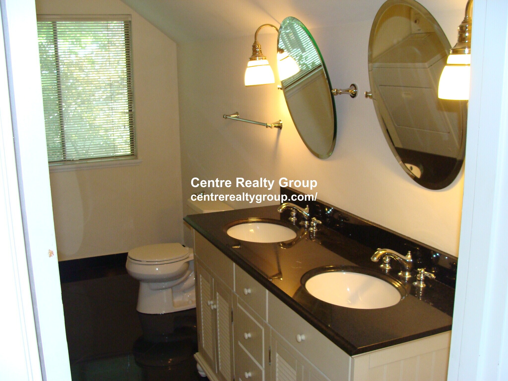 Building Photo - 184 Austin St