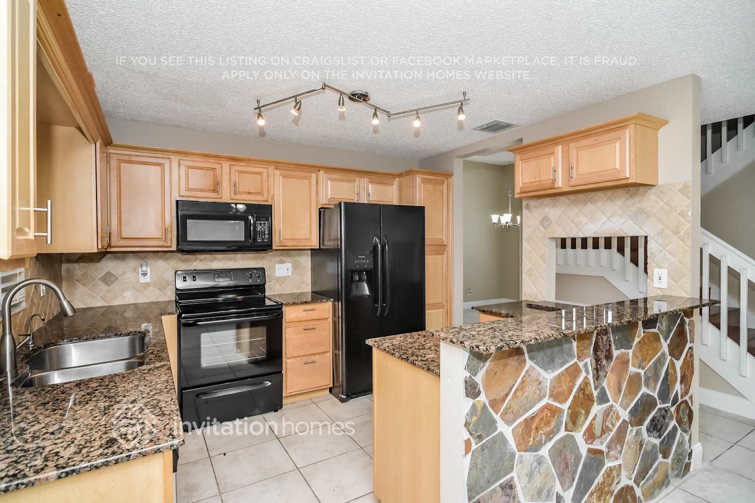 Building Photo - 450 SW 182nd Way