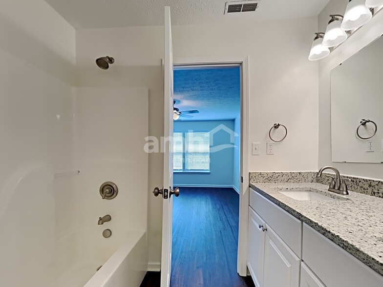 Building Photo - 6917 Merryhill Dr