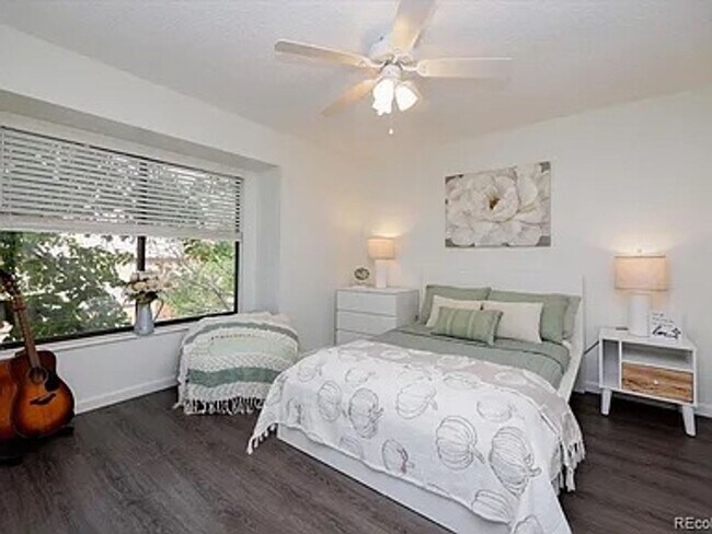Building Photo - Flexible Condo Living with Loft near Golden!!!