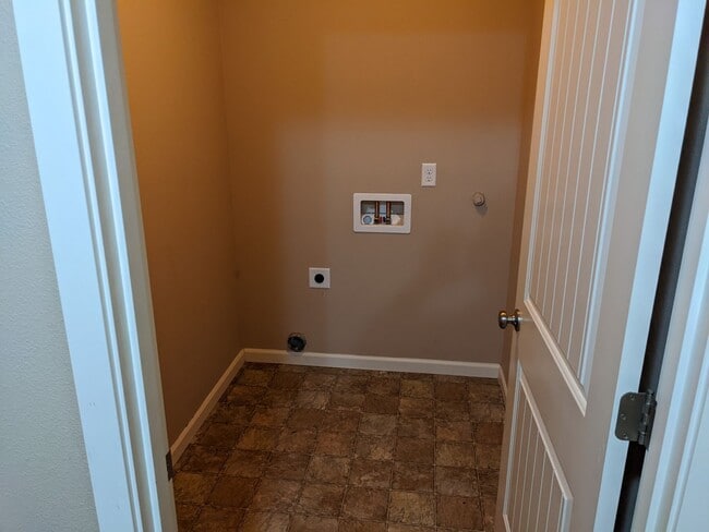 Primary Photo - Beautiful 3 bedroom