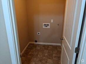 Building Photo - Beautiful 3 bedroom