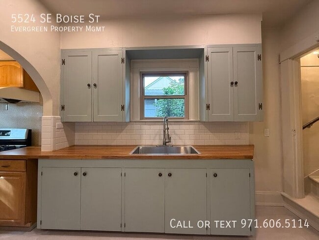 Building Photo - 5524 SE Boise St
