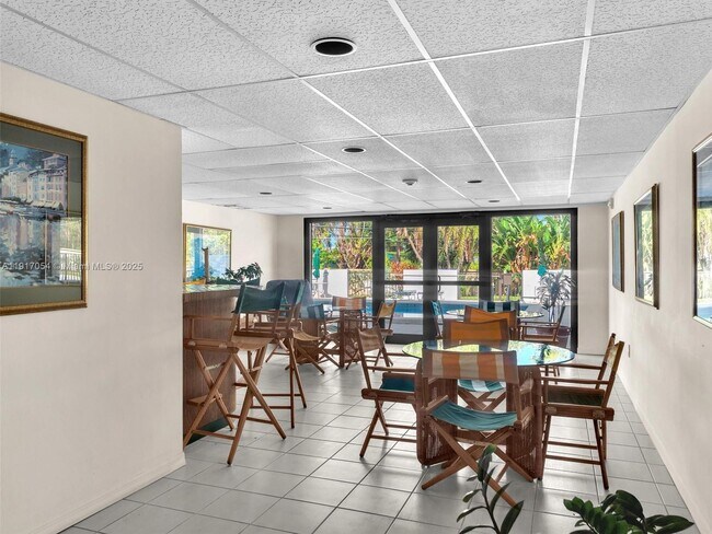 Building Photo - 255 Galen Dr