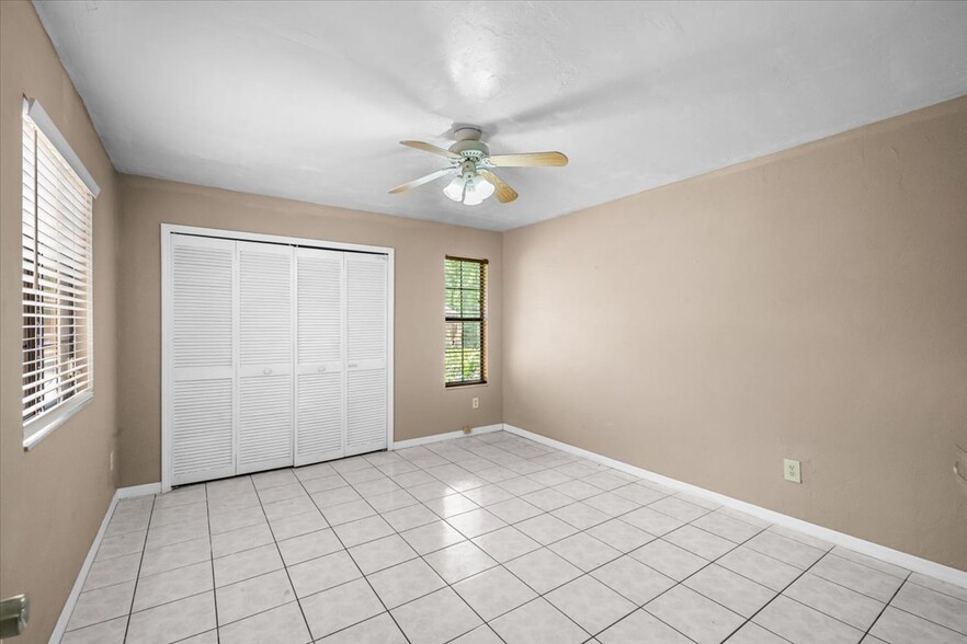 Building Photo - 5864 SW 8th Pl