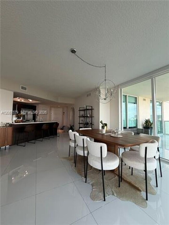 Building Photo - 200 Sunny Isles Blvd