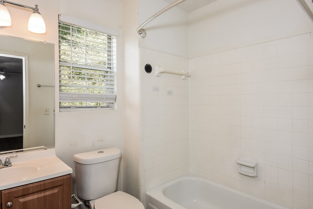 Building Photo - 5895 Brookside Dr SE