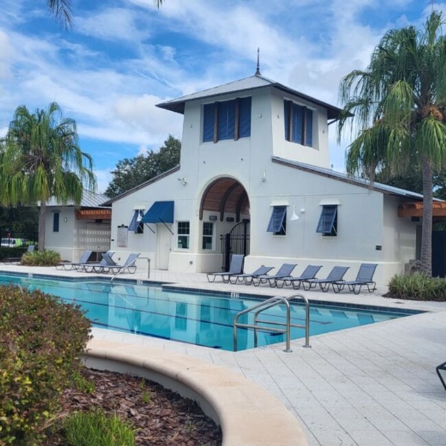 Building Photo - 3bed/2.5 Bths Townhome in Fishhawk. Lots o...