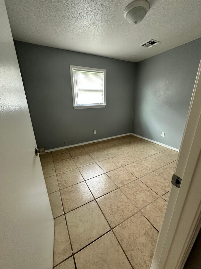 Building Photo - 1528 SE 47th Pl