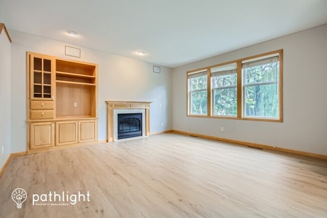 Primary Photo - 9260 Icosa St W