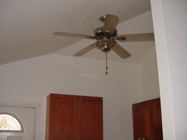 Building Photo - 214 19th St N