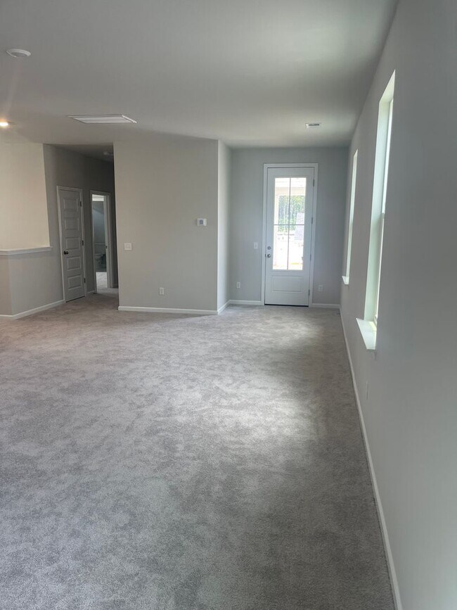 Building Photo - OPEN HOUSE!!! FRIDAY 07/11/2025 FROM 3-6PM...