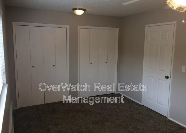 Building Photo - 6329 E 32nd Ave