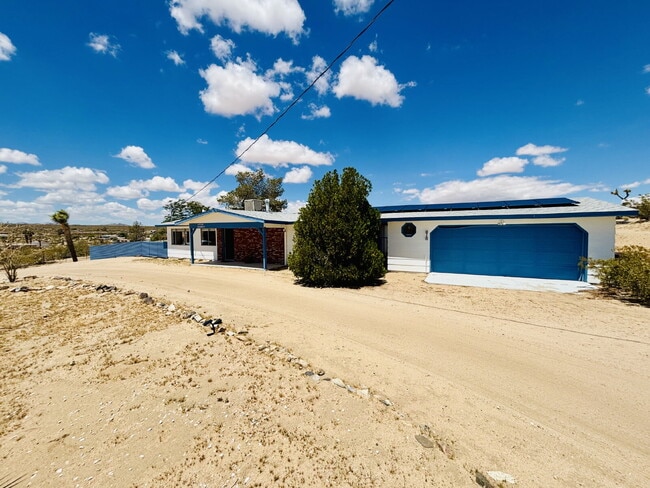Building Photo - Gorgeous Home Surrounded by Panoramic Views