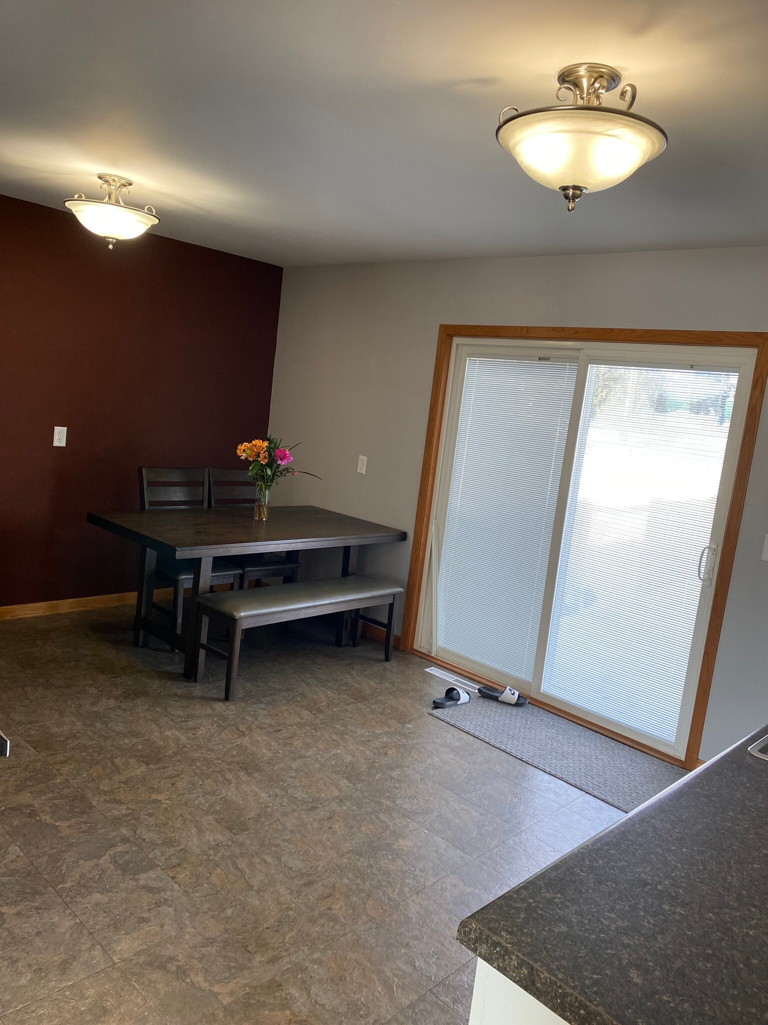 Building Photo - 808 Davis St