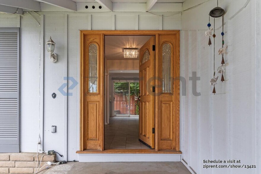 Building Photo - 5016 Wembley Ct