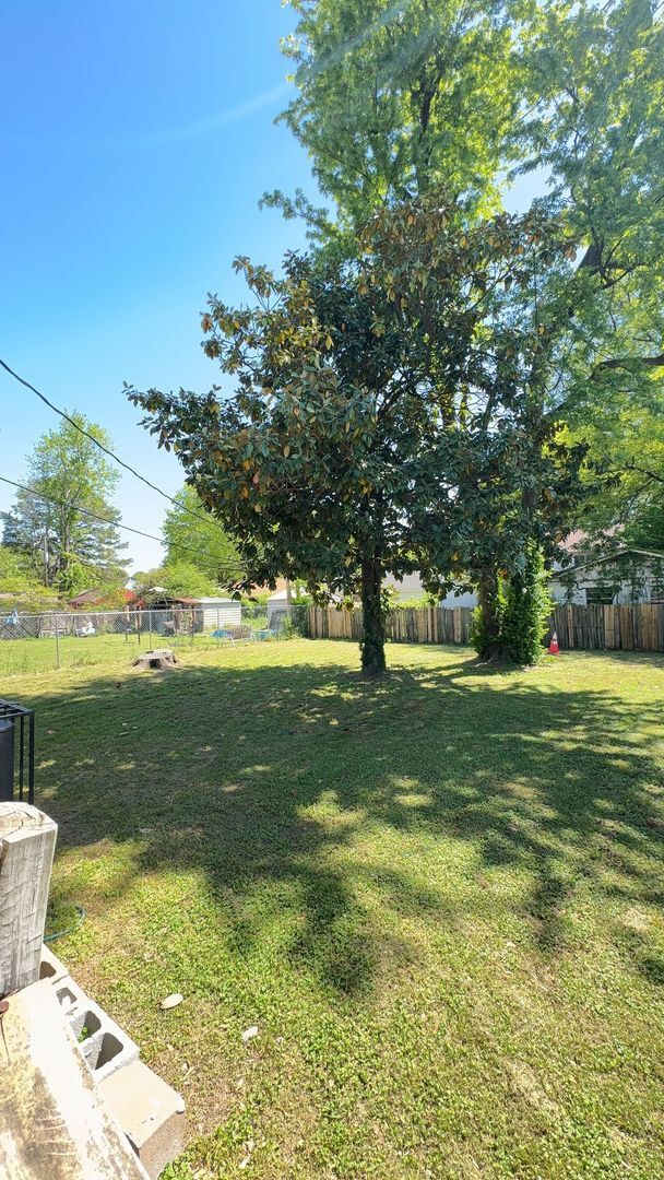 Building Photo - Charming 4 bedroom 1.5 bath home in Oakhav...