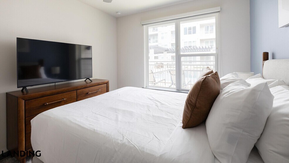 Building Photo - 3001 Crockett St