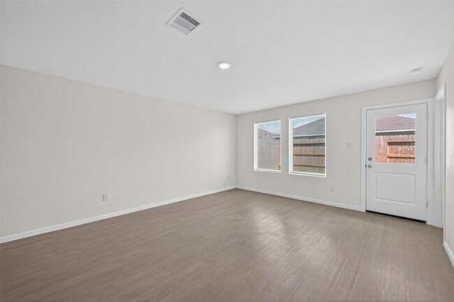 Building Photo - 6818 Eastern Cottonwood Ln